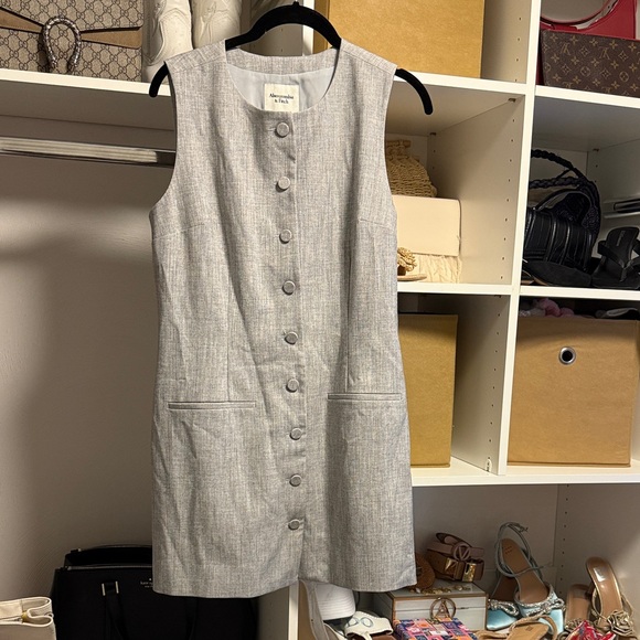 Abercrombie & Fitch Dresses & Skirts - Abercrombie Gray Sheath Mini Dress Sleeveless Crew Neck